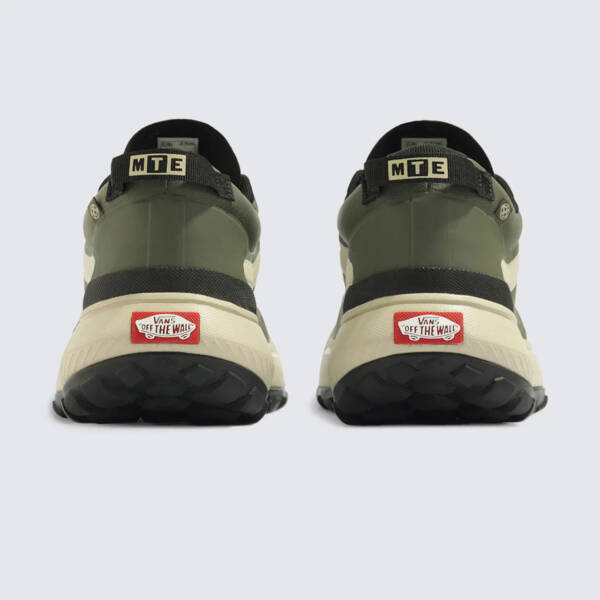 Tênis Vans Crosspath Mte Grape Leaf