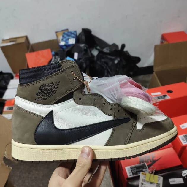 Air Jordan 1 barb brown