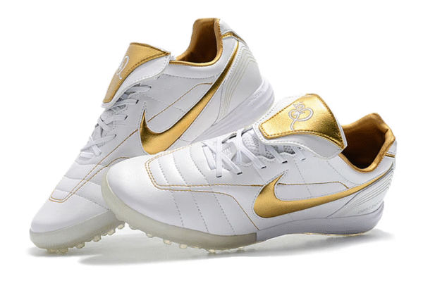 Chuteira Nike Retro Tiempo Legend 7 Elite TF Branco e Gold Society