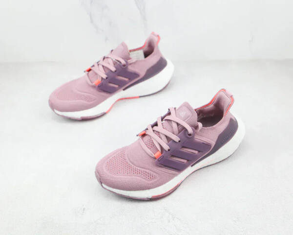 Adidas UltraBoost 22 Magic Mauve