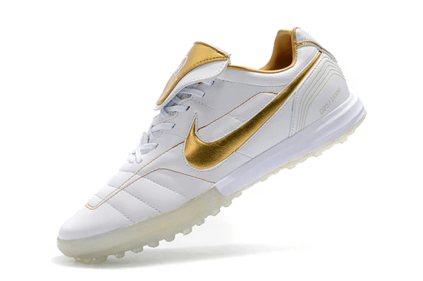 Chuteira Nike Retro Tiempo Legend 7 Elite TF Branco e Gold Society
